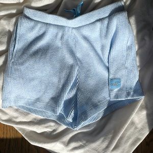 ALO Muse Shorts powder blue XS